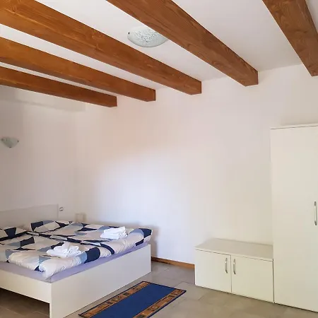 Kralj Farm stay *